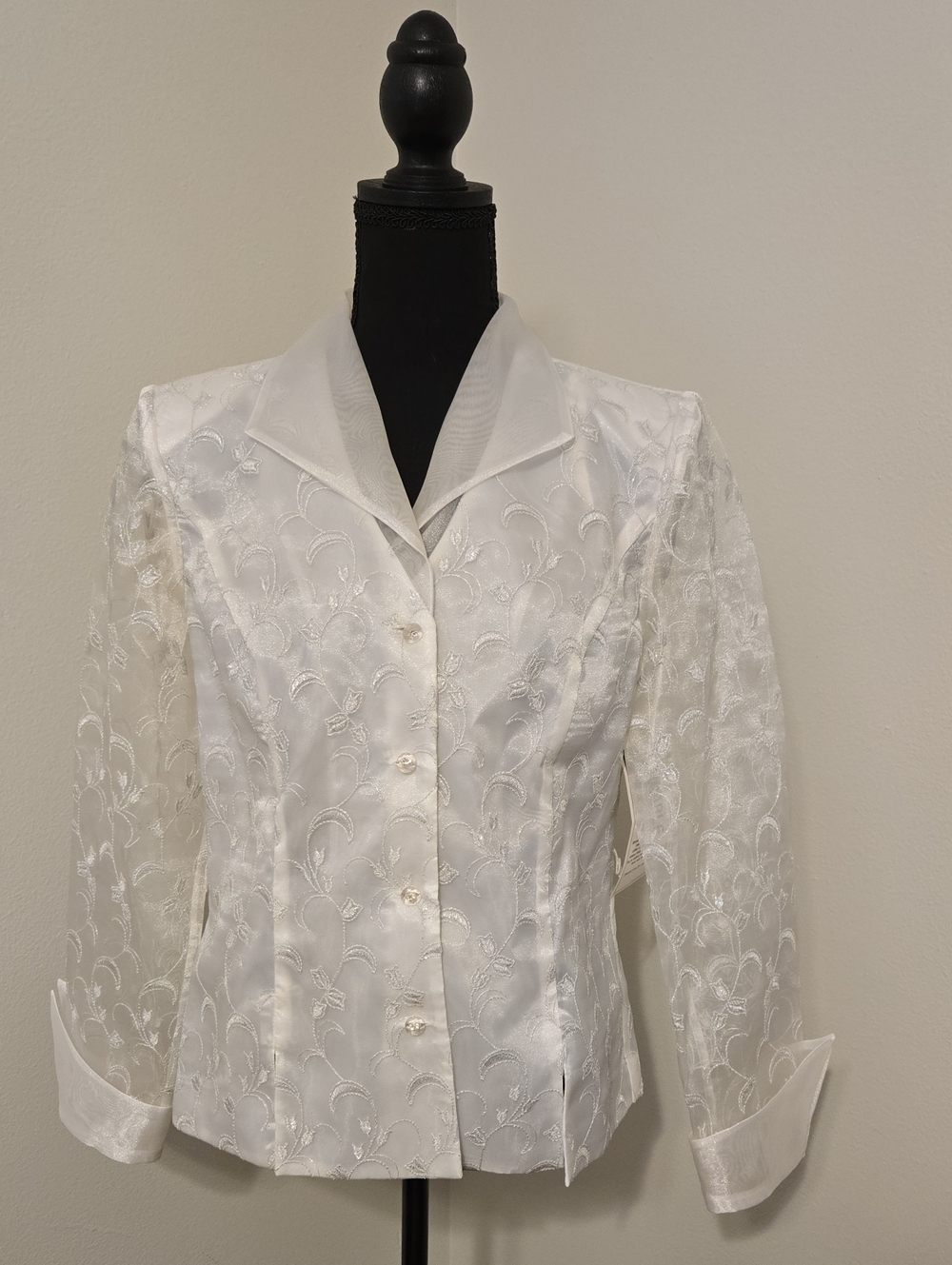 Vintage Fashion Bug Periwinkle White Embroidered Button-Down Shirt